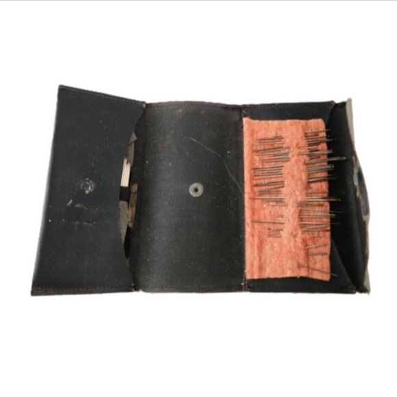 Antique Collectible Black Foldable Sewing Needle Case w/Snap Closure & Thimbles - Picture 2 of 5